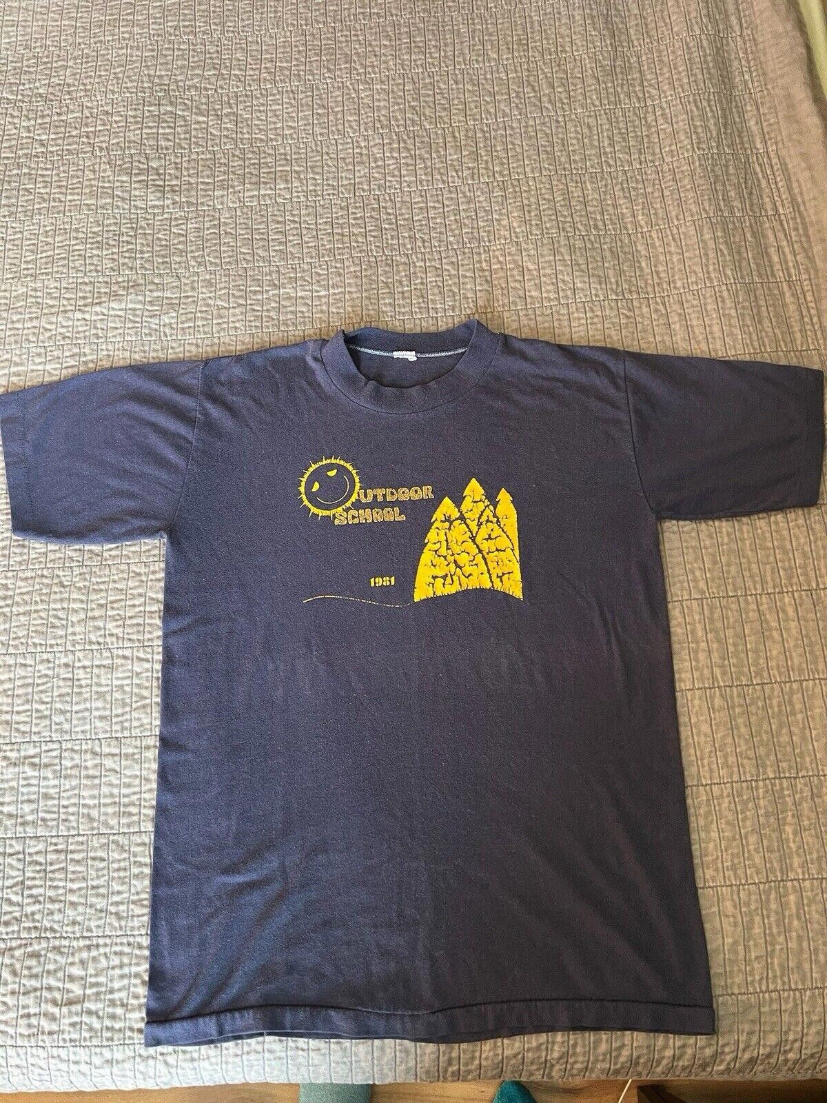 Designer Sportsman Single Stitch Outdoor School 1981 Blue Shirt Sz L Size US L / EU 52-54 / 3 - 1 Thumbnail