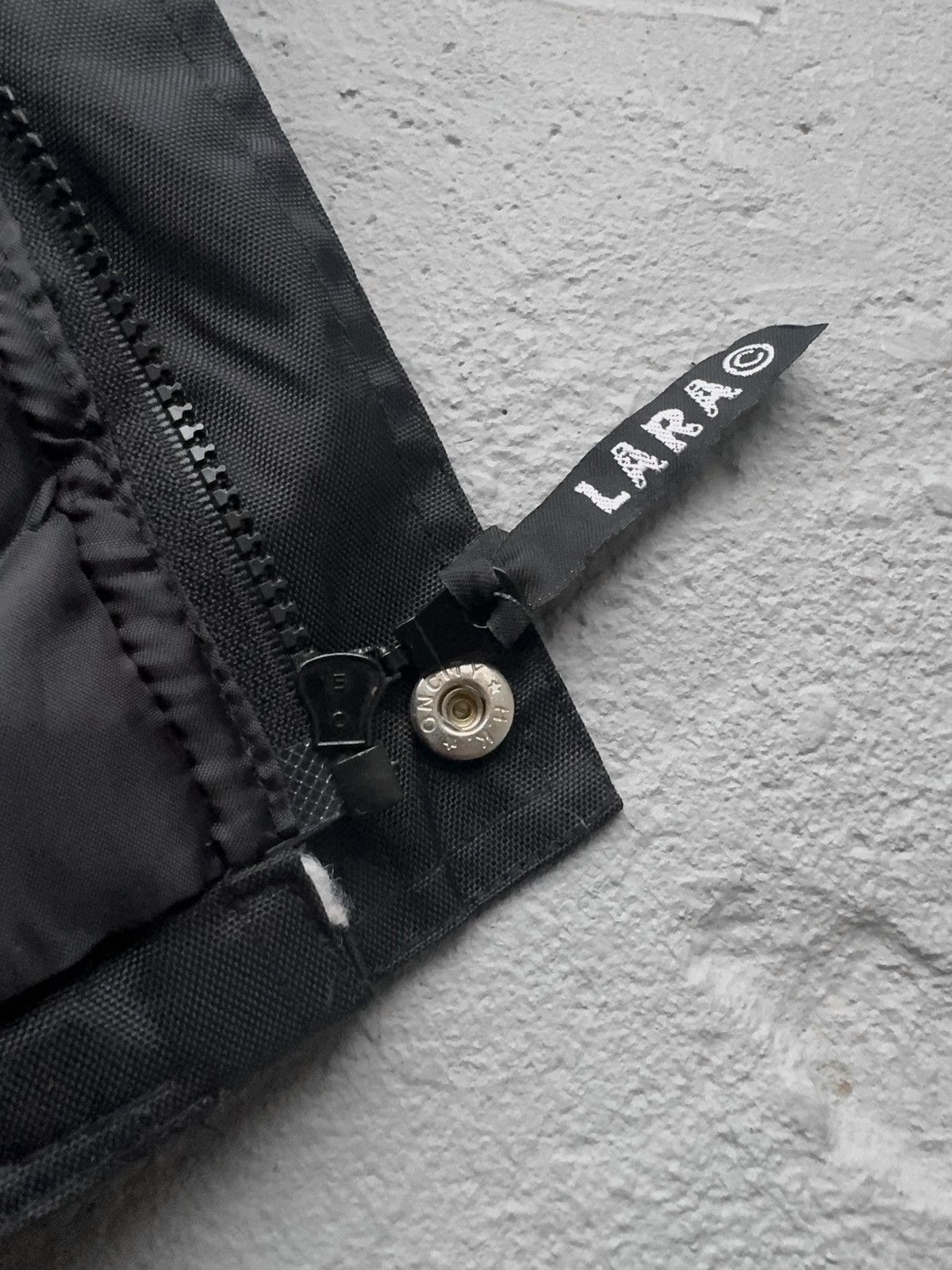 Vintage Lara Croft Merch Vintage Nylon Parka Size US L / EU 52-54 / 3 - 9 Thumbnail