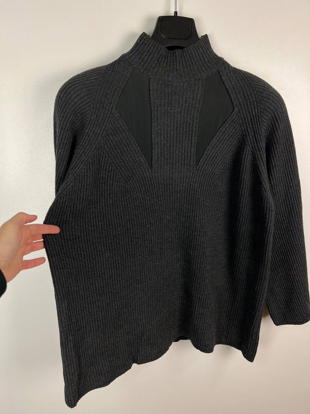 Gianfranco Ferre Gianfranco Ferre 90s giant he sweater woman size XL Size XL / US 12-14 / IT 48-50 - 6 Thumbnail
