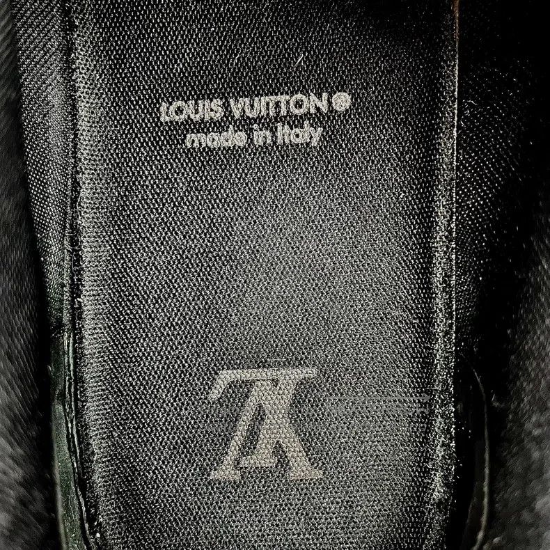 Louis Vuitton Louis Vuitton Yayoi Kusama co-branded black logo sunflower Size US 7 / EU 40 - 8 Thumbnail