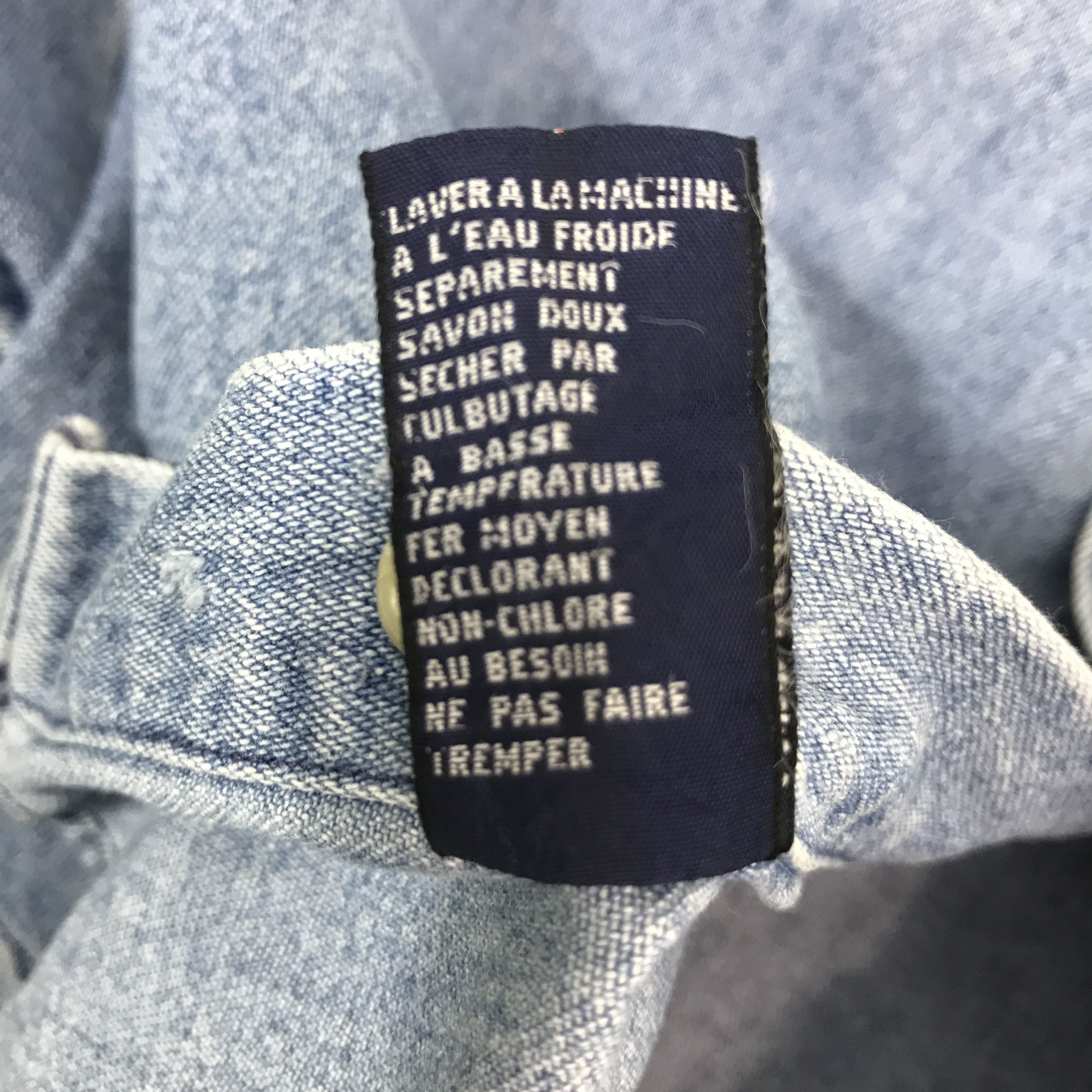Tommy Hilfiger tommy hilfinger denim button up t-shirt K44B58 Size US L / EU 52-54 / 3 - 12 Thumbnail