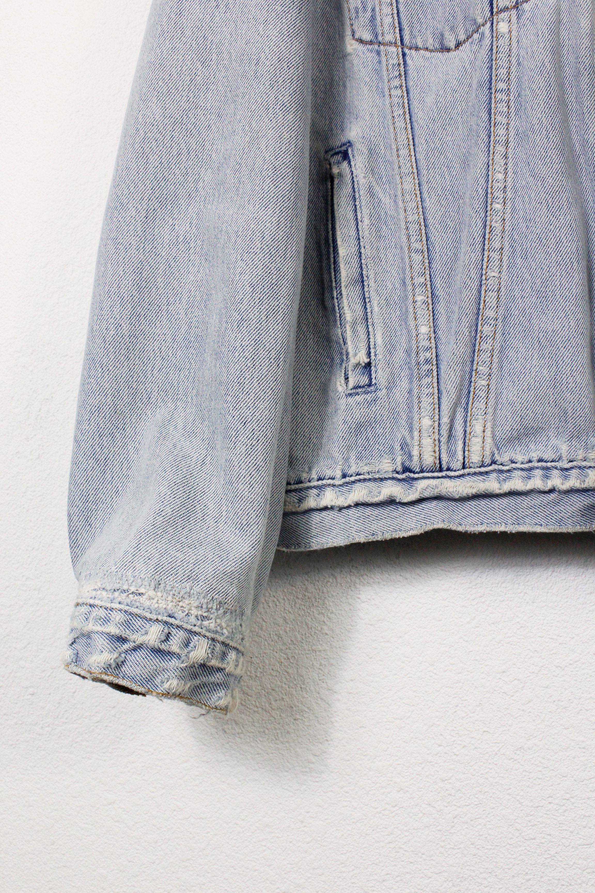 Levi's Vintage Levis Blue Denim Distressed Track Jeans Jacket 90s Size US L / EU 52-54 / 3 - 5 Thumbnail