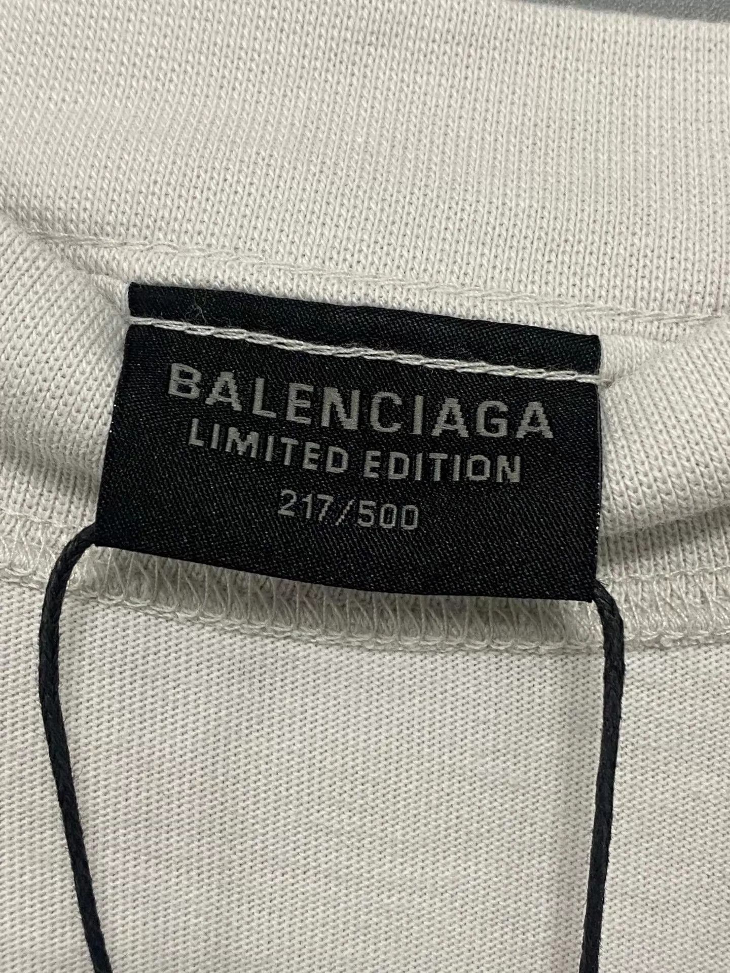 Balenciaga Balenciaga Bfrnd short sleeve top size 3 95 new Size US L / EU 52-54 / 3 - 6 Thumbnail