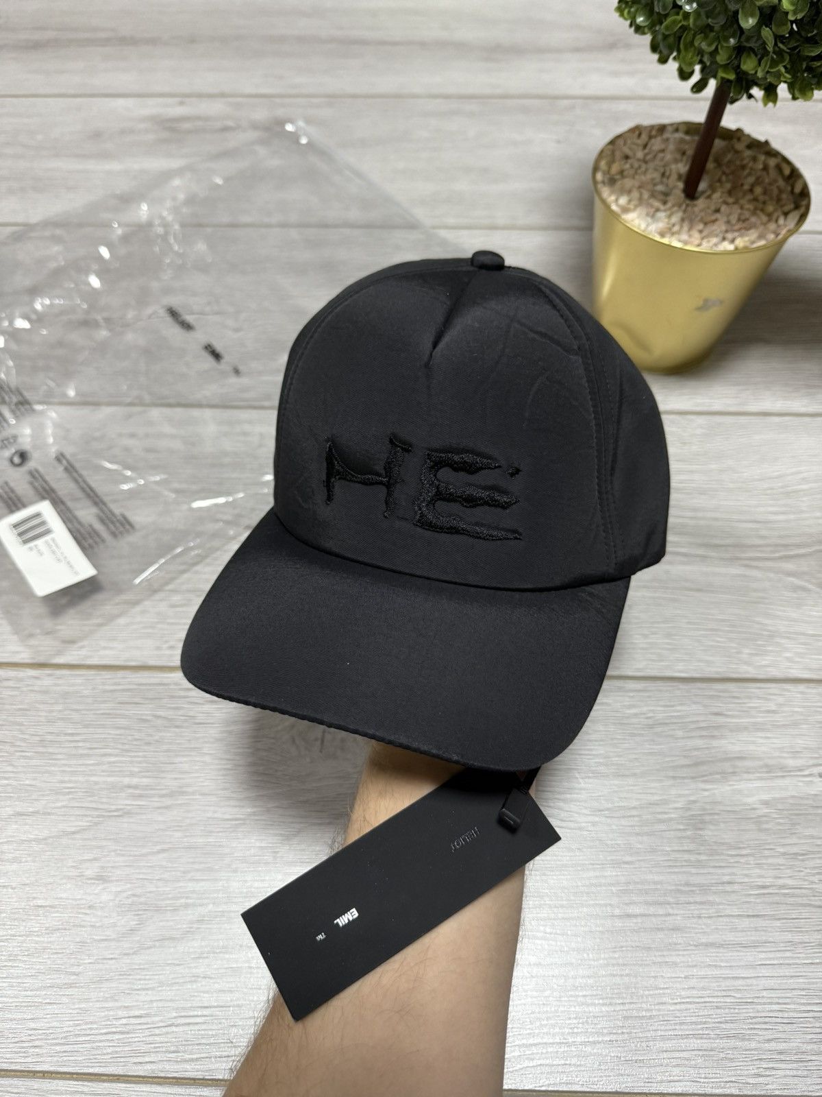 Heliot Emil Heliot Emil haploid cap new unusual RARE Size ONE SIZE - 1 Thumbnail