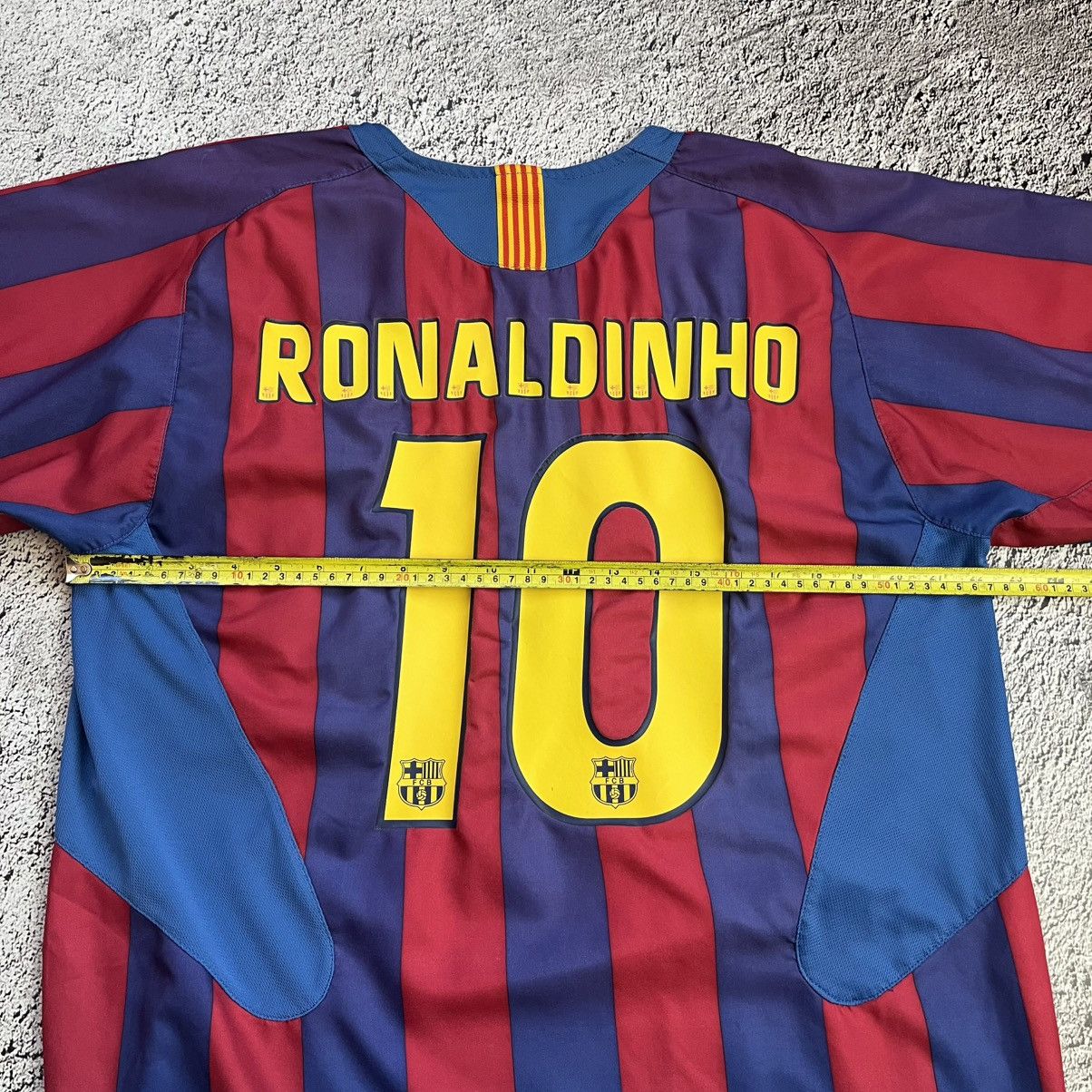 Nike Barcelona 2005/2006 Ronaldinho Home Football Shirt Size US XL / EU 56 / 4 - 11 Thumbnail