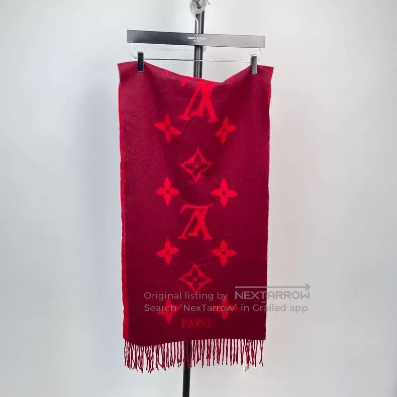 Louis Vuitton Louis Vuitton Burgundy Full Print Cashmere Reversible Frin Size ONE SIZE - 2 Thumbnail