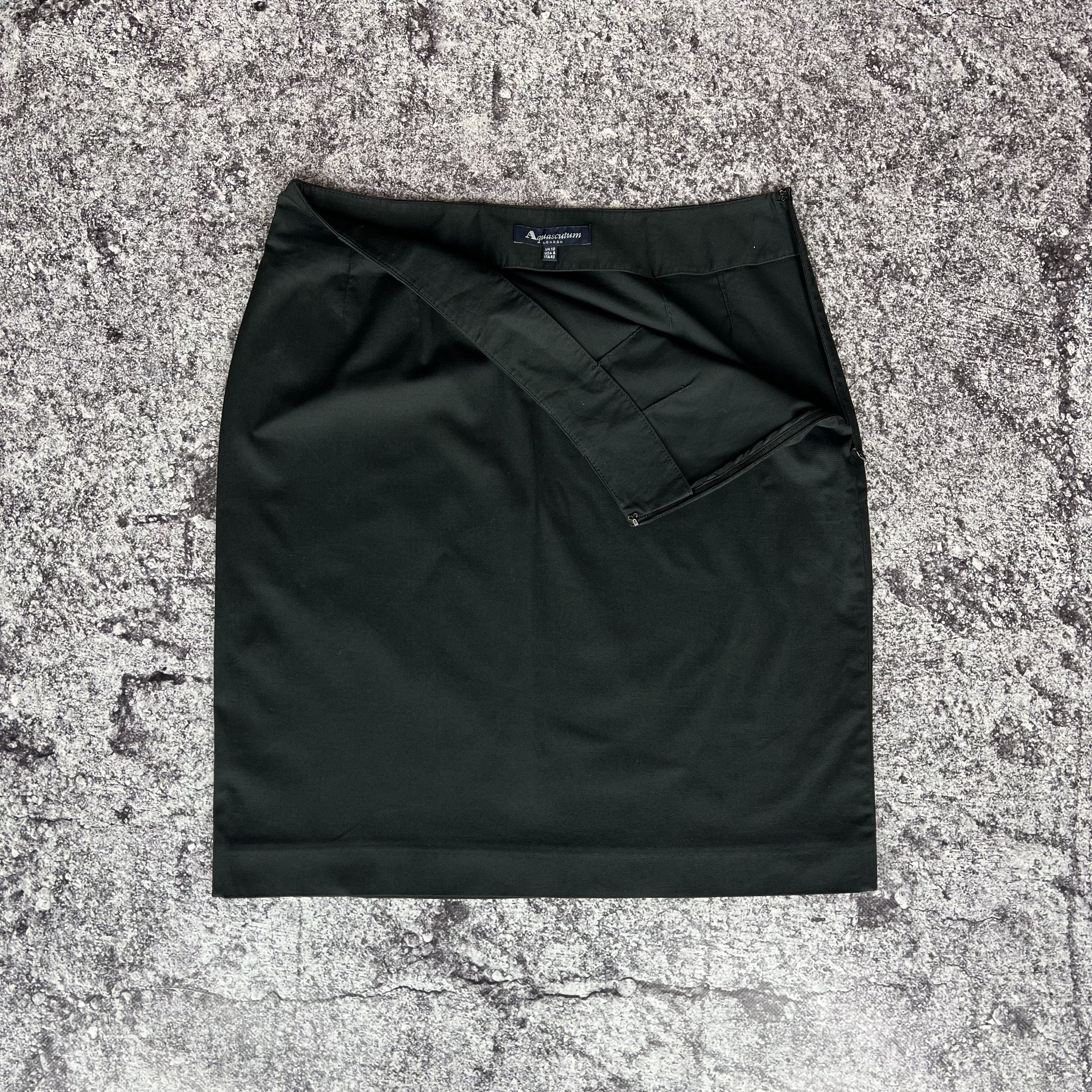 Aquascutum Aquascutum Skirt Size ITA 42 / USA 6 / UK 10 Size 28" / US 6 / IT 42 - 1 Thumbnail