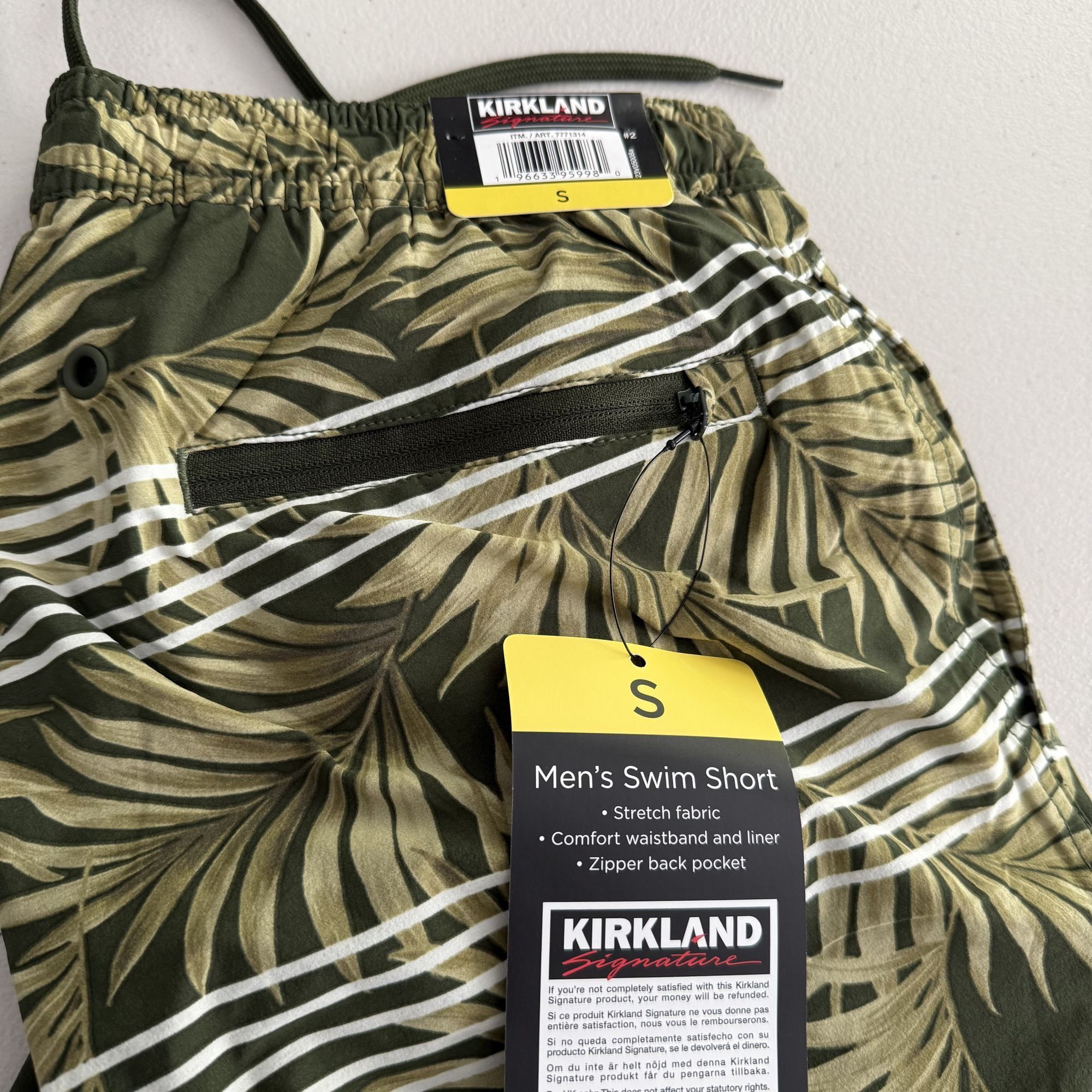 Kirkland Signature Kirkland Signature Men's Swim Shorts Small Size US 26 / EU 42 - 3 Thumbnail