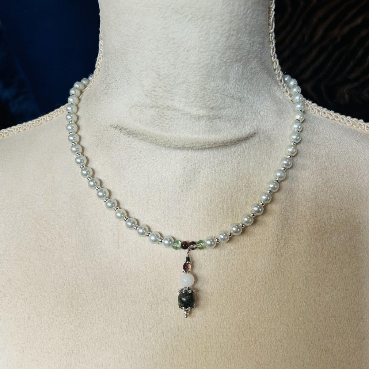 Handmade Handcrafted elegant serpentine milky quartz necklace Size ONE SIZE - 2 Thumbnail