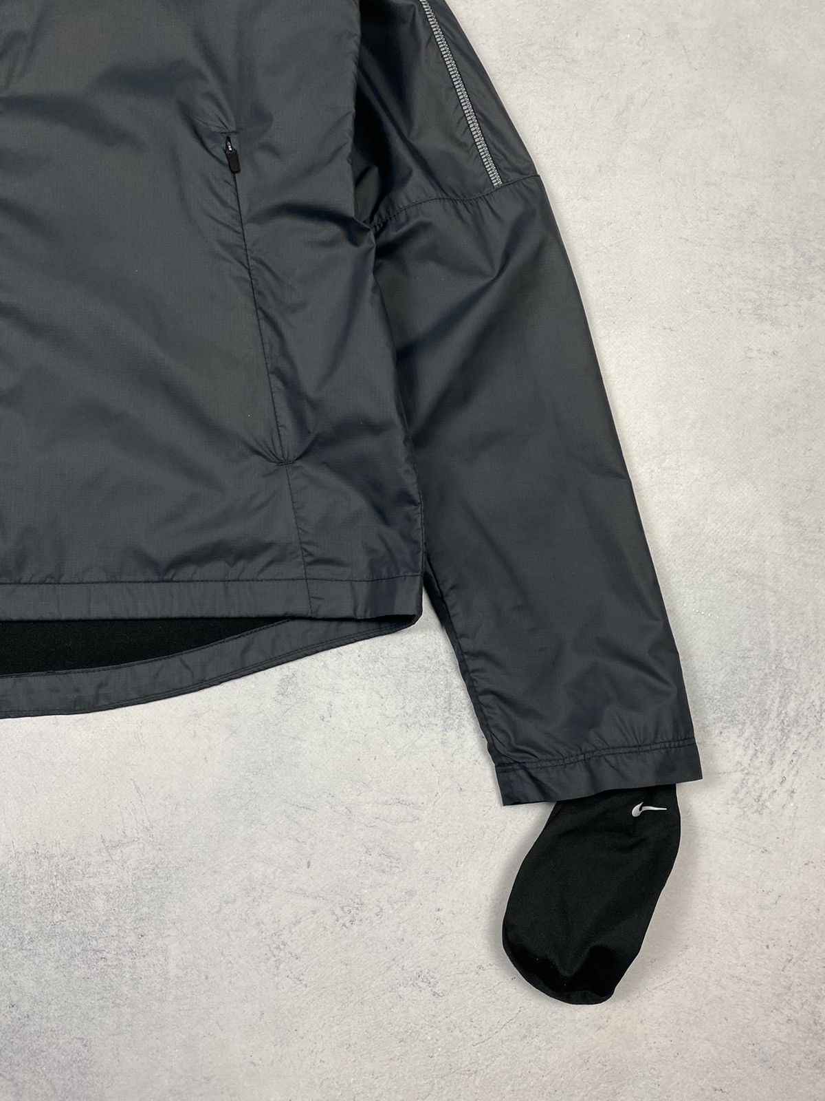 Nike Nike Running Shield Black Windbreaker Training Jacket Women Size S / US 4 / IT 40 - 9 Thumbnail