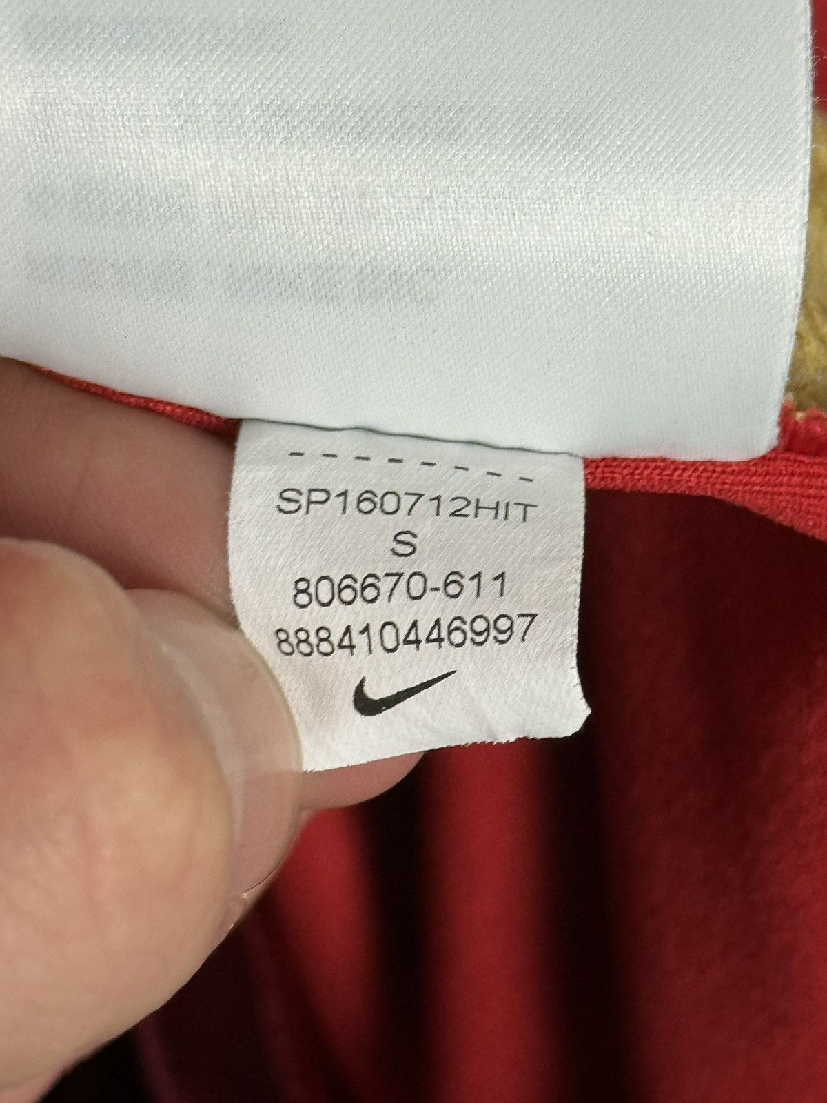 Nike Guangzhou Evergrande 16/17 Home Football Soccer Jersey Shirt Size US S / EU 44-46 / 1 - 9 Thumbnail