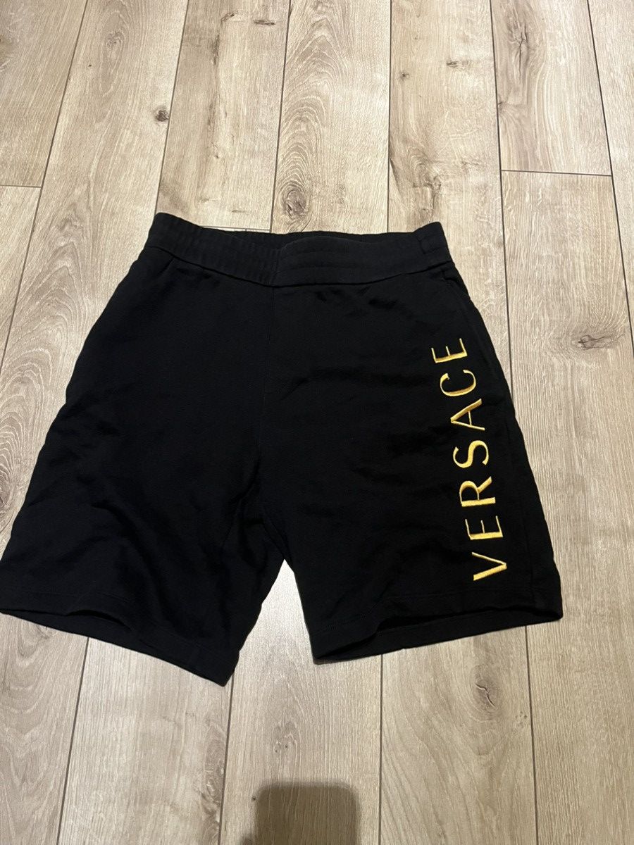 Versace Versace Black Shorts Size US 42 / EU 58 - 1 Thumbnail