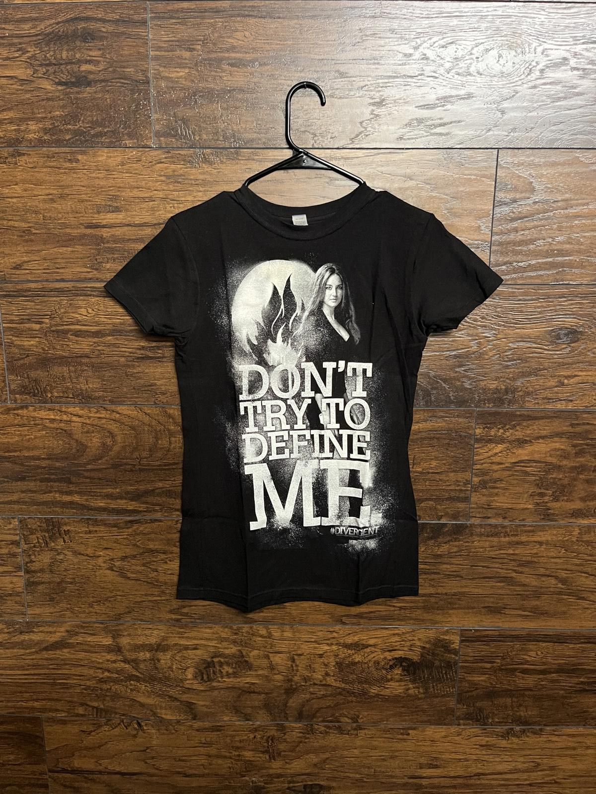 Designer Divergent Movie T-shirt - Tris Don't Try To Define Me Shirt Size M / US 6-8 / IT 42-44 - 1 Thumbnail
