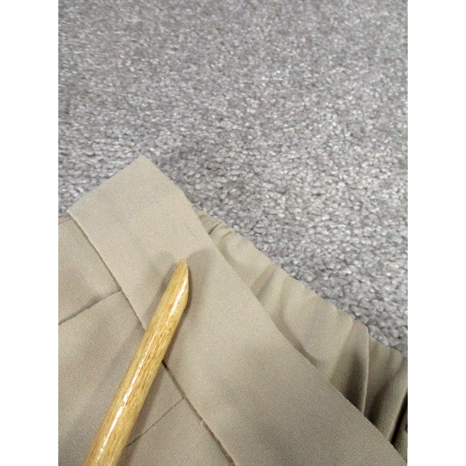 Vintage Babaton Dress Pants Womens 8 Beige Crepe Taper Leg Pull On Stains Dress Pants Beige Babaton Womens 8 Tapered Crepe Pull On Stains Size 30" / US 8 / IT 44 - 3 Thumbnail