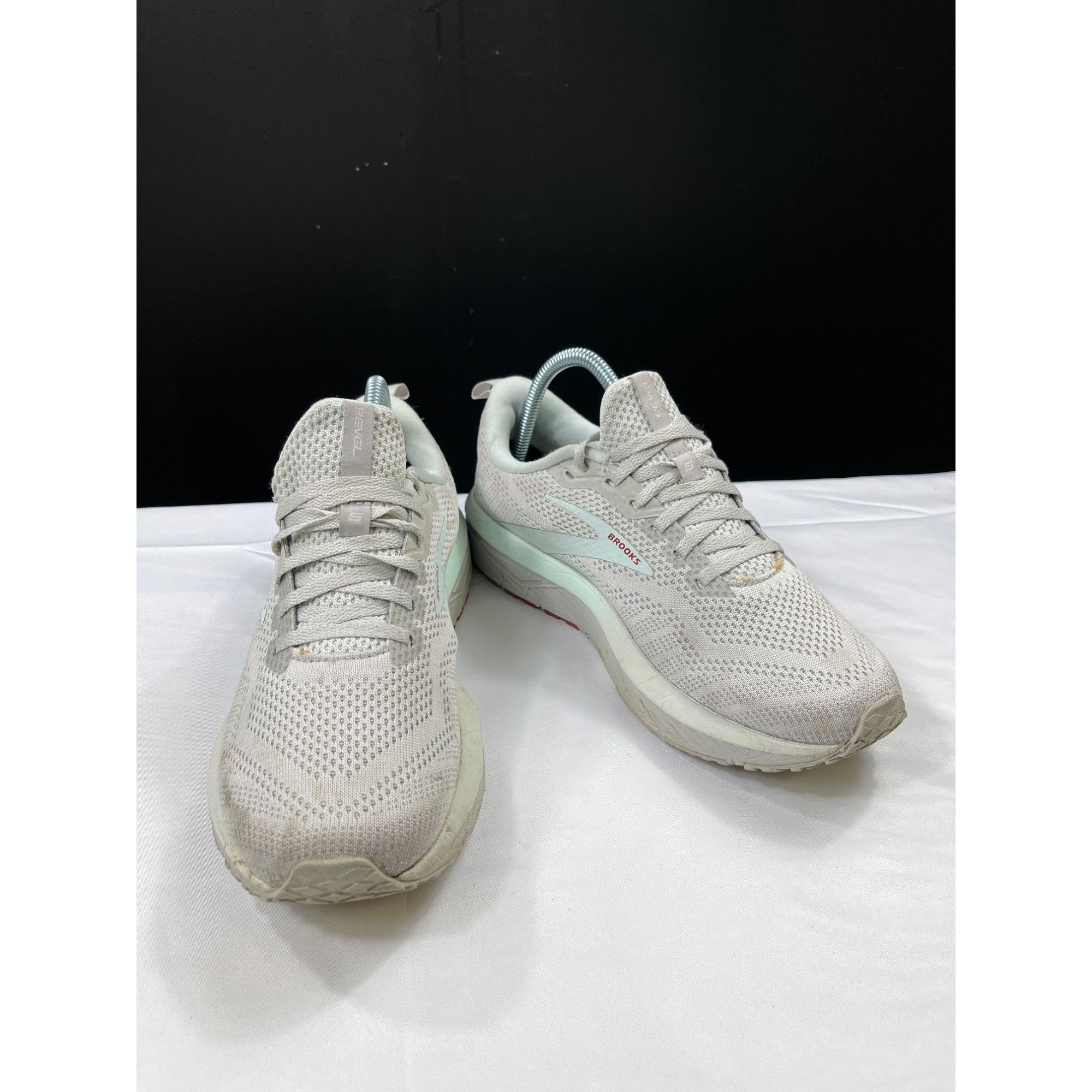 Brooks Brooks Womens Gray White Revel 6 Running Shoes Size 9.5 Sku Size US 9.5 / IT 39.5 - 1 Thumbnail