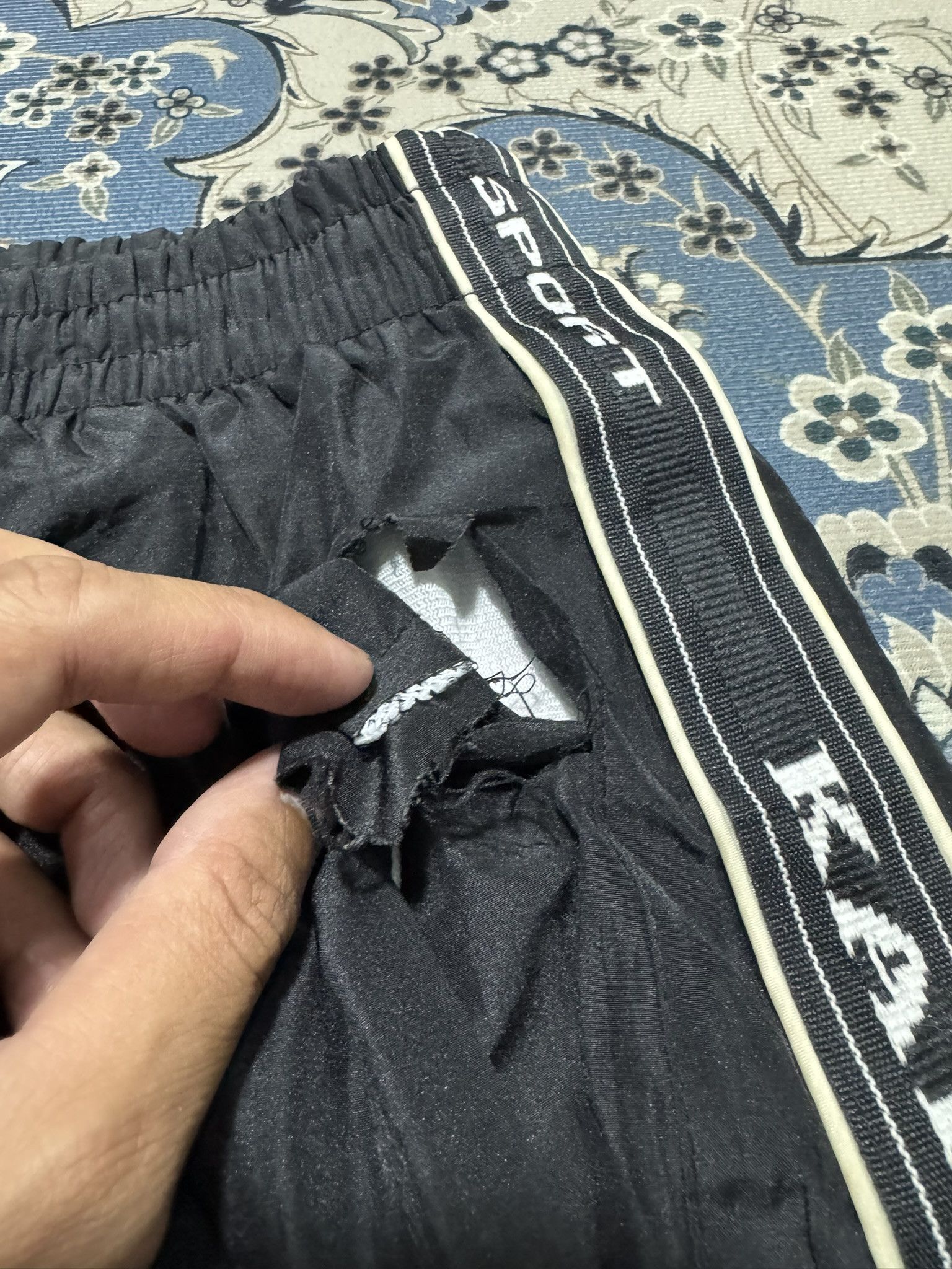 Japanese Brand × Karl Kani Vintage 90’s Karl Kani Side Tape Track Pants Jogger Size US 32 / EU 48 - 5 Thumbnail