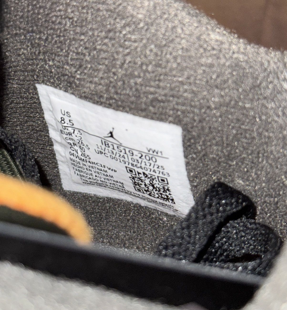 Jordan Brand × Undefeated UNDEFEATED JORDAN 4 Size US 8.5 / EU 41-42 - 7 Thumbnail