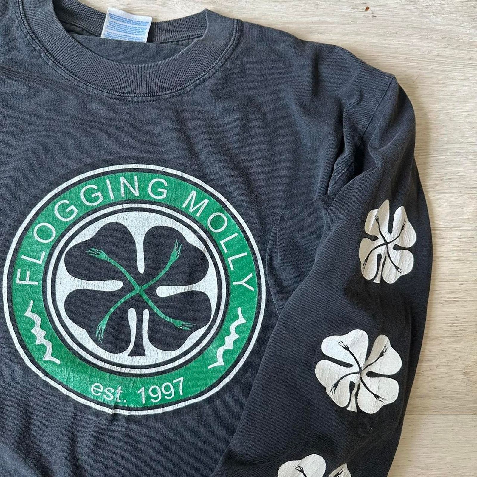 Band Tees Vintage 00s Y2K Black Faded Flogging MollyLongsleeve Shirt Size US M / EU 48-50 / 2 - 3 Thumbnail