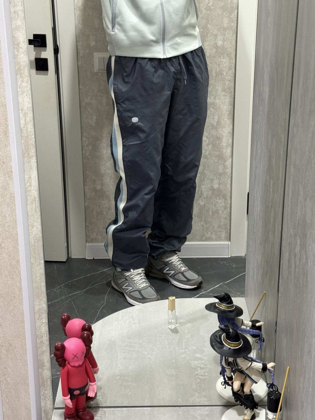 Nike Vintage Nike Nylon Swoosh Y2K Baggy Pants Sweatpants Size XL Size US 34 / EU 50 - 2 Thumbnail