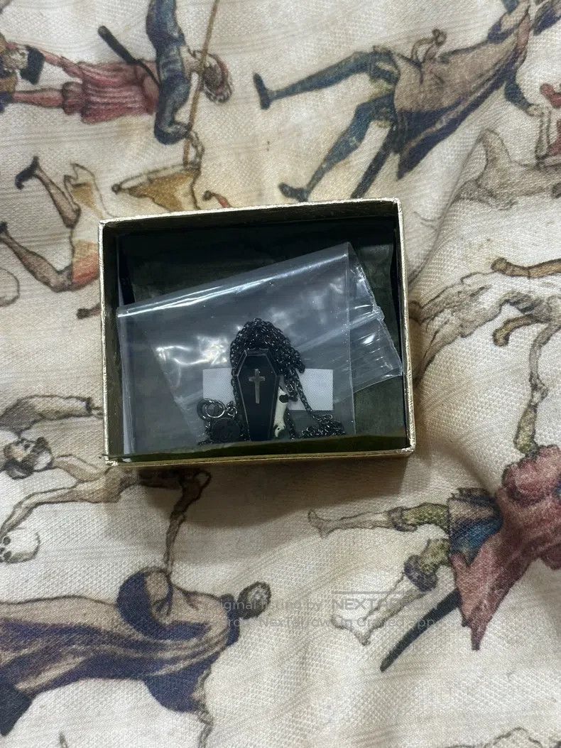 Undercover Undercover Ghost hand coffin necklace Size ONE SIZE - 3 Thumbnail