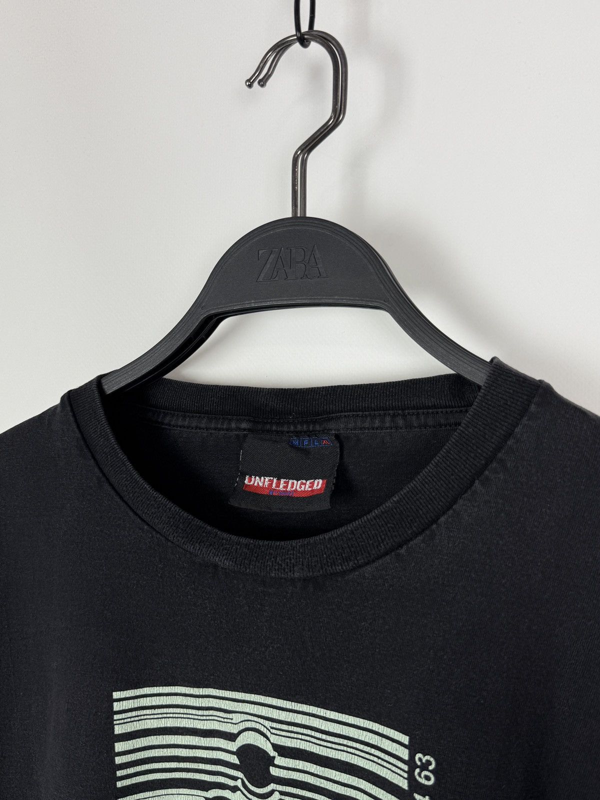 Vintage Y2K Vintage Unfledged Banksy Barcode Prisoner Graphic Tee Size US XL / EU 56 / 4 - 2 Thumbnail