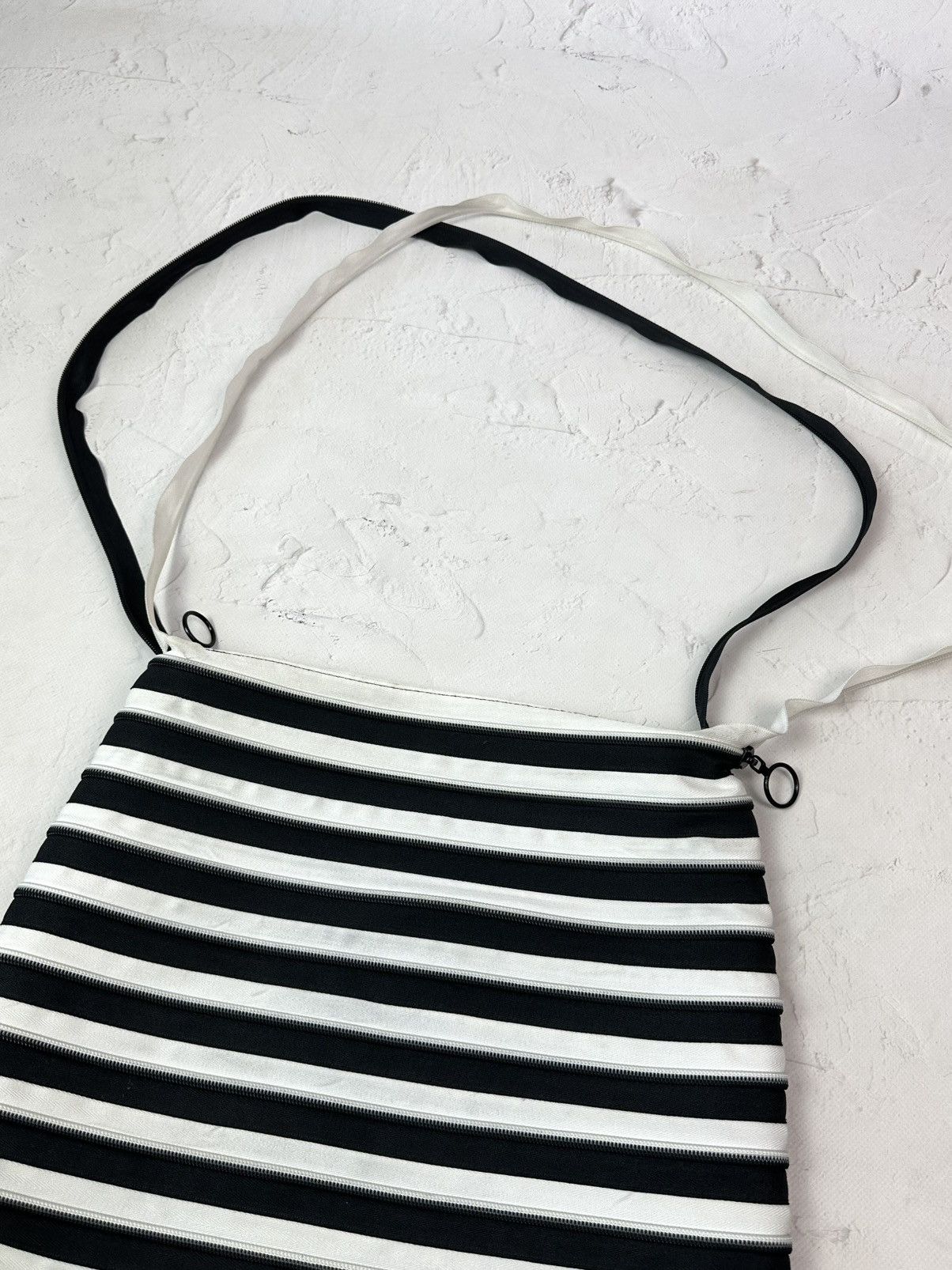 20471120 × Beauty Beast × Vintage Vintage Zipper Stripped Bag Size ONE SIZE - 5 Thumbnail