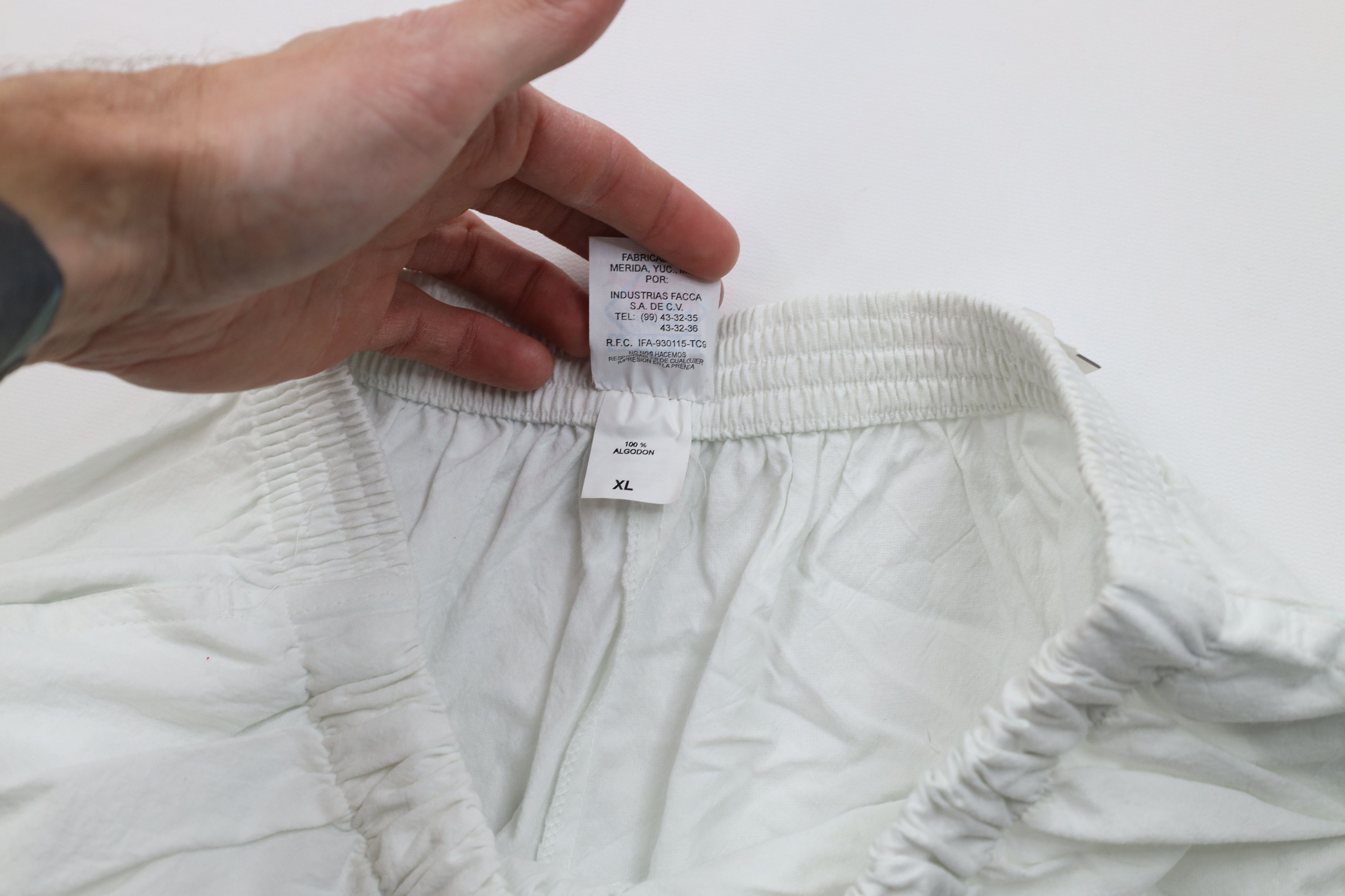 Vintage Deadstock Vintage 90s Streetwear Cancun Shark Shorts White Size 26" / US 2 / IT 38 - 8 Thumbnail