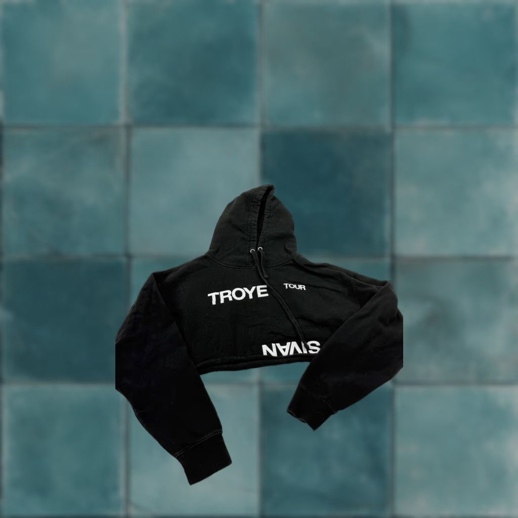 Vintage Troye Sivan Hoodie Womens Small Black Cropped Tour Concert Pullover Sweatshirt Size S / US 4 / IT 40 - 1 Thumbnail