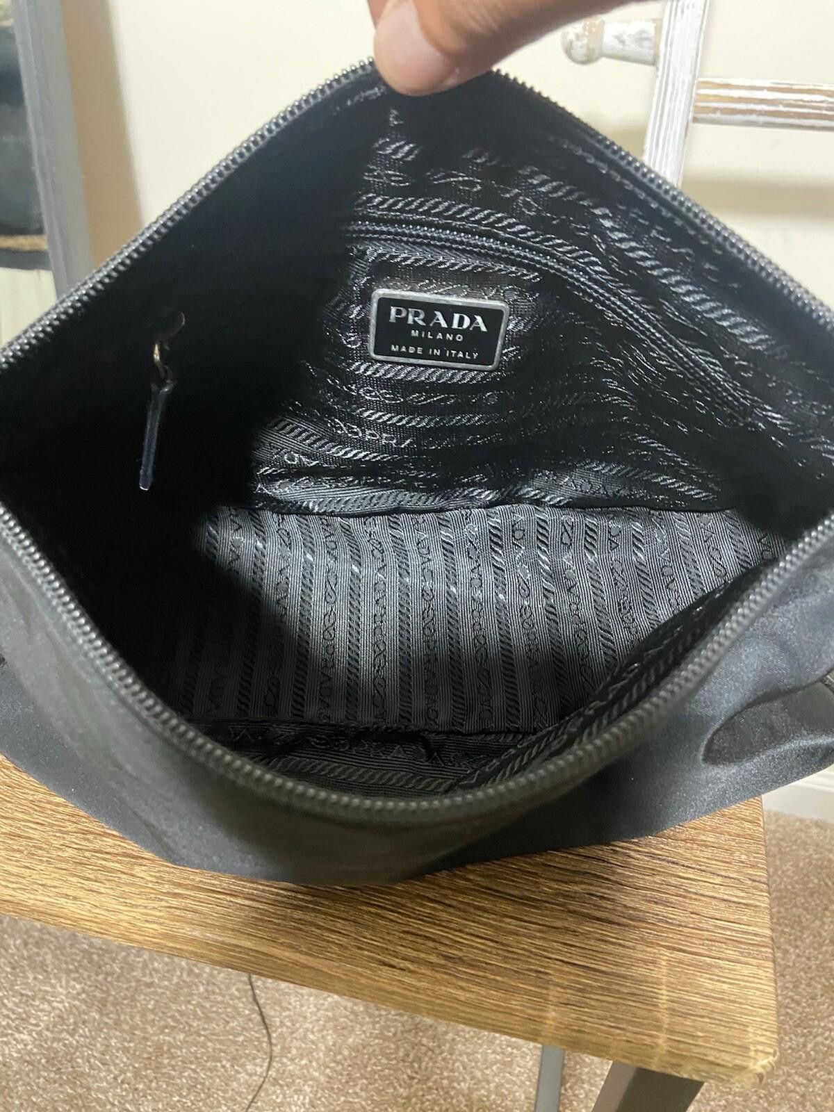 Prada Vintage Prada black nylon leather shoulder bag scuffed/solid Size ONE SIZE - 10 Thumbnail