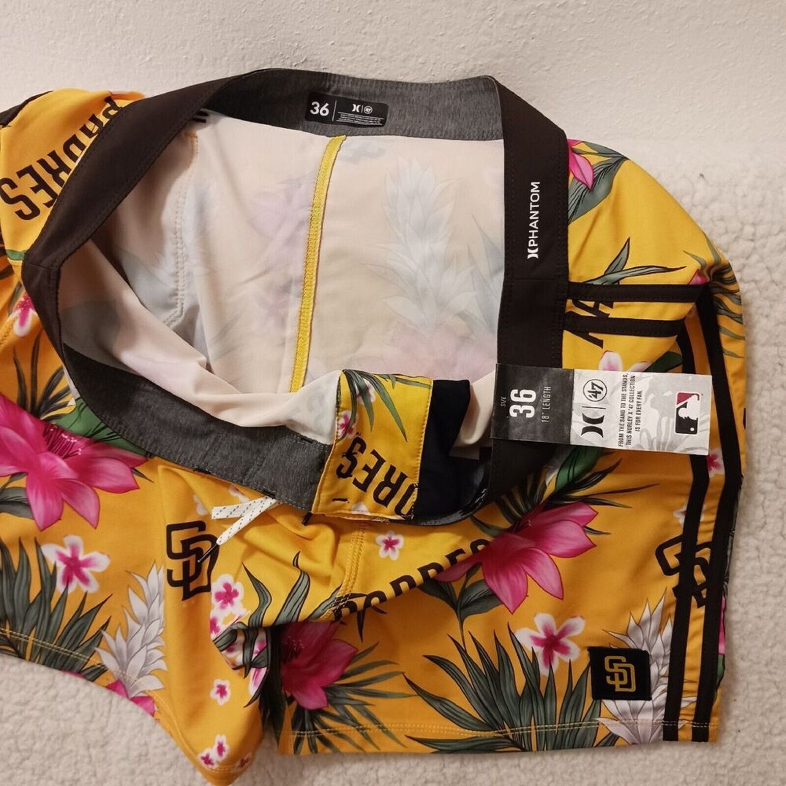 Hurley Hurley MLB Swim Trunks PADRES Mens 36 Yellow Tropical Floral Size US 36 / EU 52 - 8 Thumbnail