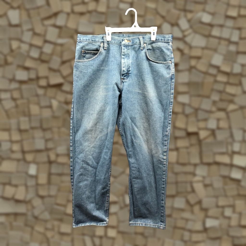 Wrangler Wrangler Jeans 38x29 Mens Mid Rise Straight Leg Medium Wash Blue Denim Jeans Mens Regular Size 38 Blue Denim Wrangler Genuine Size US 38 / EU 54 - 1 Thumbnail