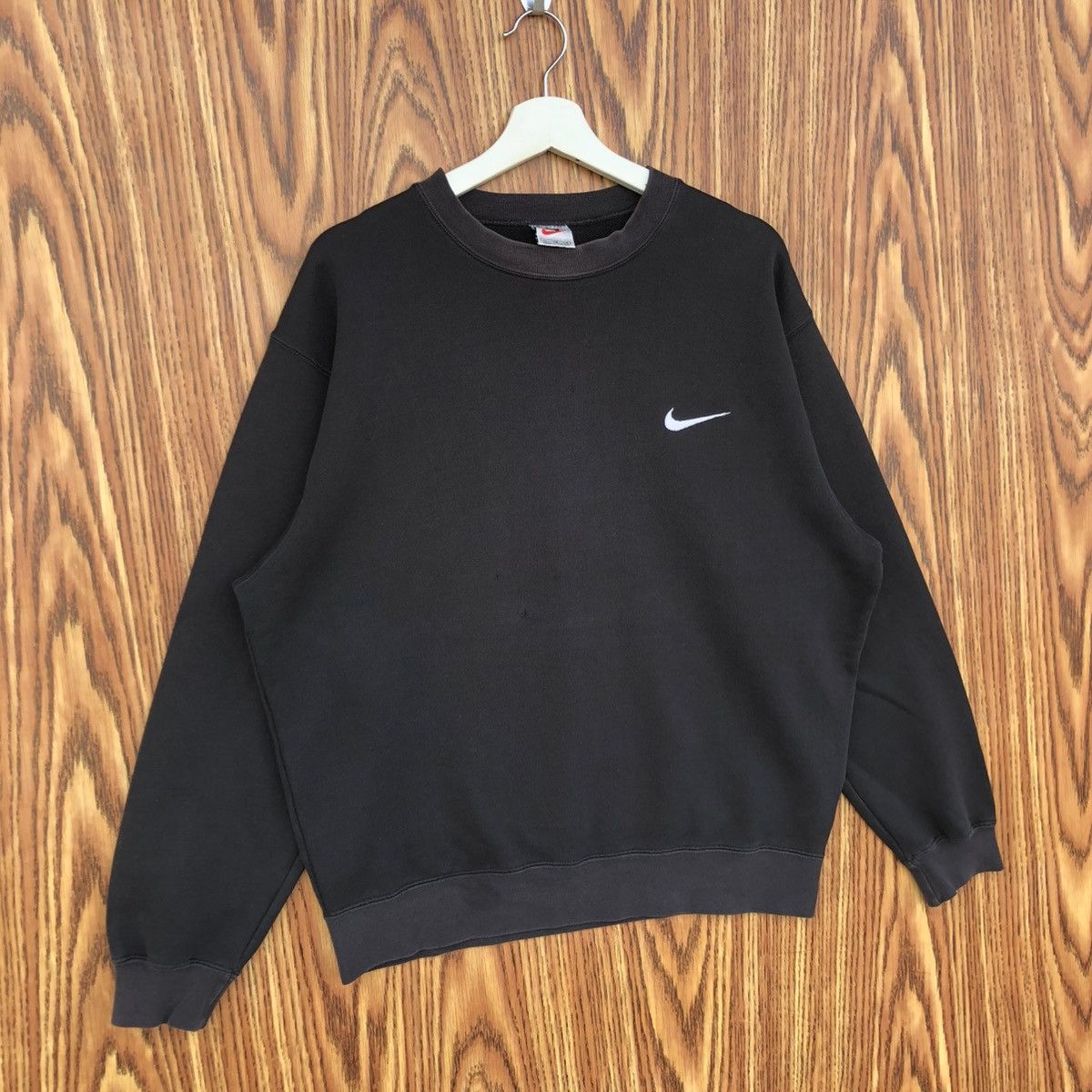 Nike Vintage Nike Crewneck Swoosh Sweatshirt Size US XL / EU 56 / 4 - 2 Thumbnail