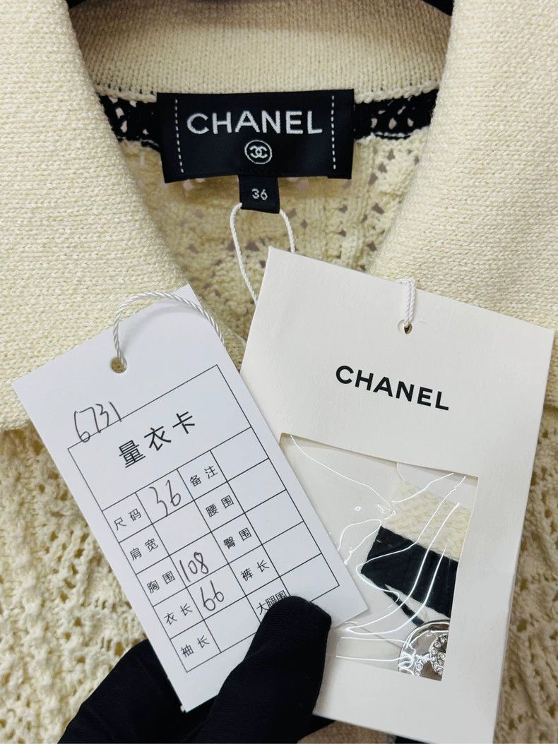 Chanel Chanel 24P milky white hollow knitted cardigan jacket 2504- Size XS / US 0-2 / IT 36-38 - 4 Thumbnail
