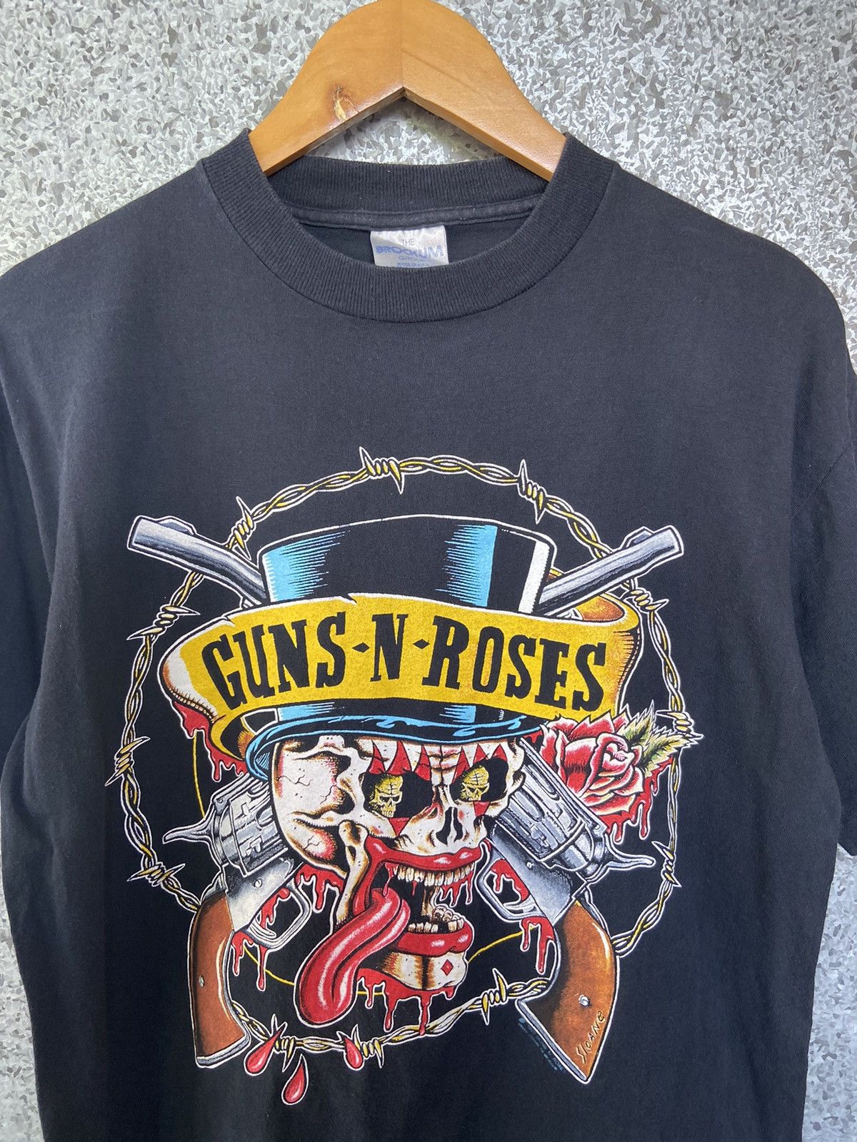 Band Tees 🔥 Vtg 90s Vintage Gun And Roses t shirt tour tee brockum Size US M / EU 48-50 / 2 - 3 Thumbnail