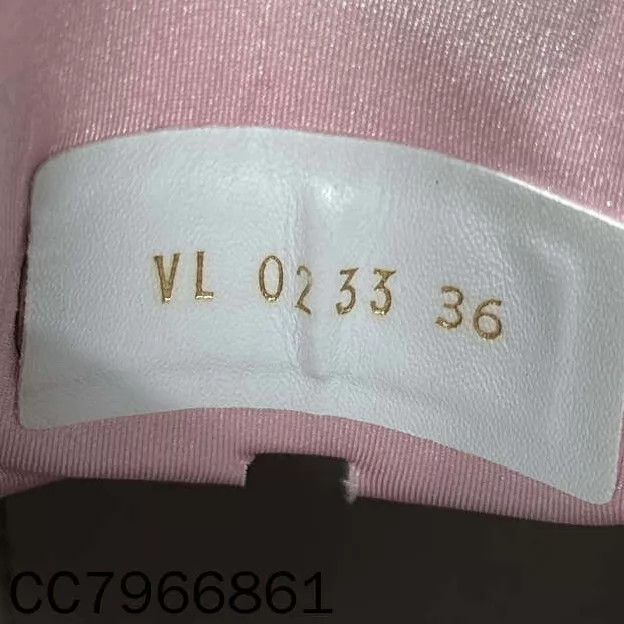 Louis Vuitton LV run55 pink & white women's dad shoe 36 98 new Size US 5.5 / IT 35.5 - 7 Thumbnail