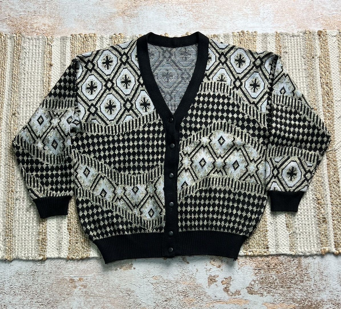 Vintage Vintage Japanese retro wool cardigan Size US M / EU 48-50 / 2 - 2 Thumbnail