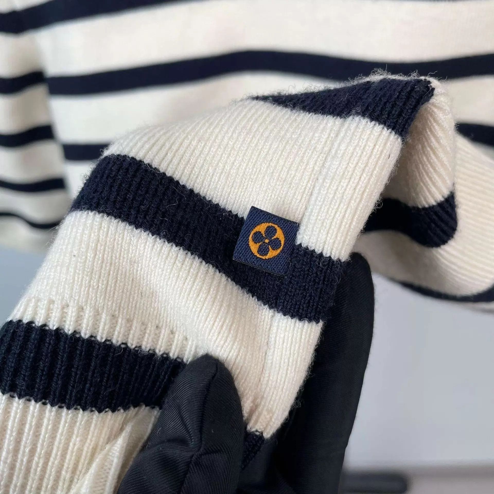 Louis Vuitton LV Wool Striped Short-Sleeve S Size S / US 4 / IT 40 - 5 Thumbnail