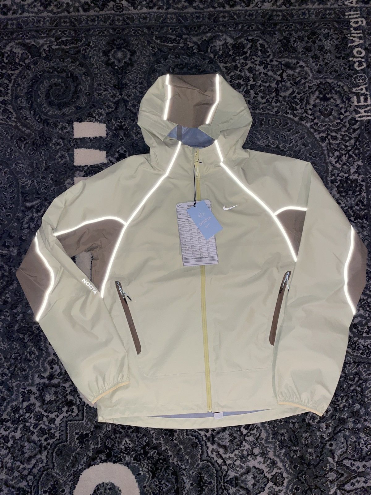 Drake 🔥🔥FNF SAMPLE NIKE NOCTA OVO TOUR JACKET YELLOW SIZE M Size US M / EU 48-50 / 2 - 2 Thumbnail
