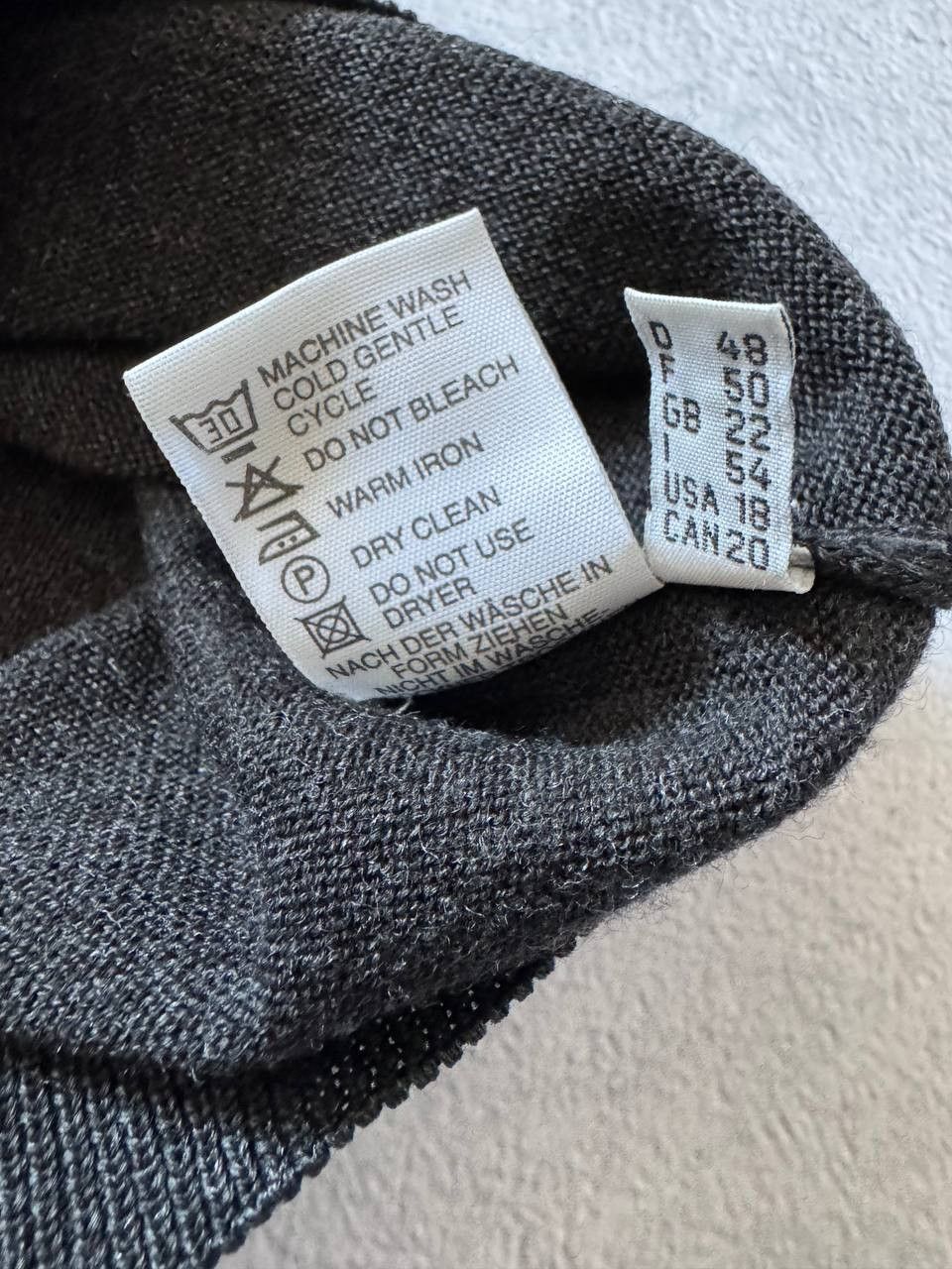 Burberry Vintage Burberrys Wool Knit Vest Sweater V-Neck Size US M / EU 48-50 / 2 - 8 Thumbnail