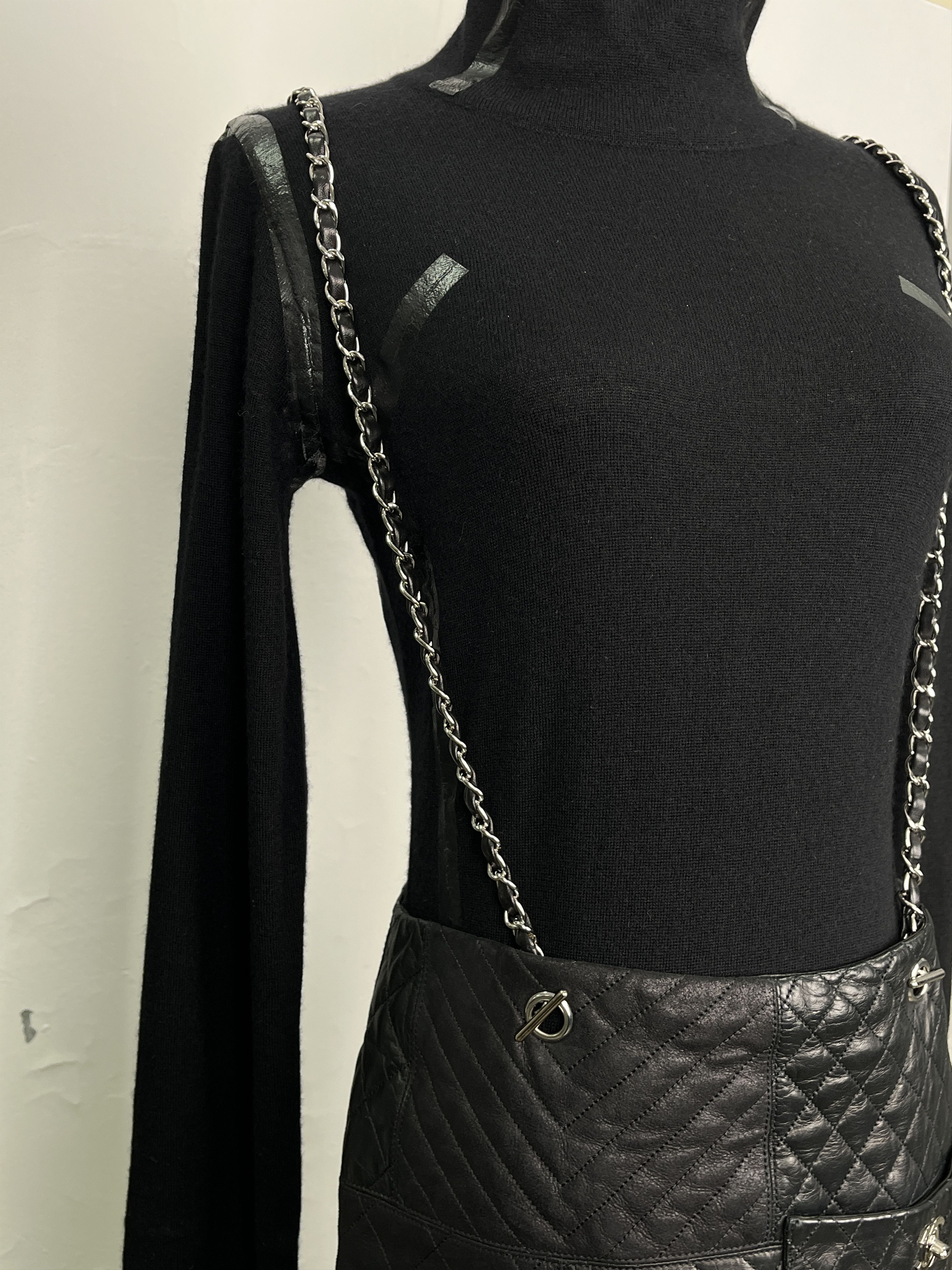 Chanel Chanel Black Quilted Lambskin Skirt With Chain Suspenders Size 26" / US 2 / IT 38 - 5 Thumbnail