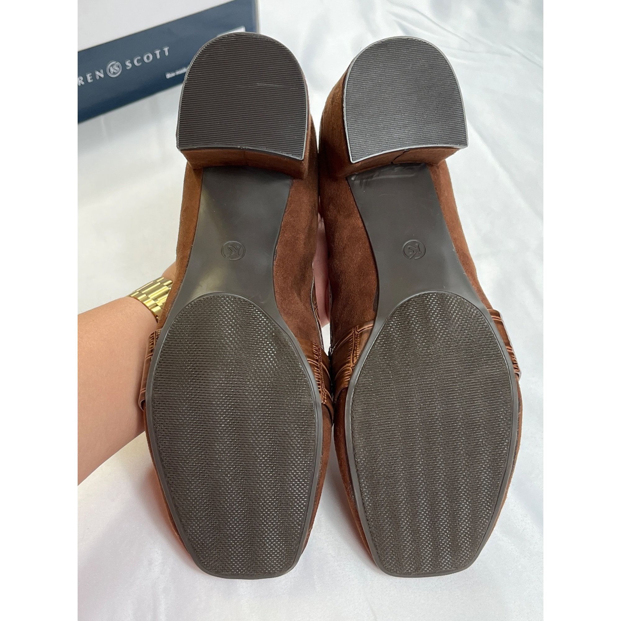 Designer Karen Scott Womens Brown loafer Heels Size 7M SKU 7303 Size US 7 / IT 37 - 7 Thumbnail