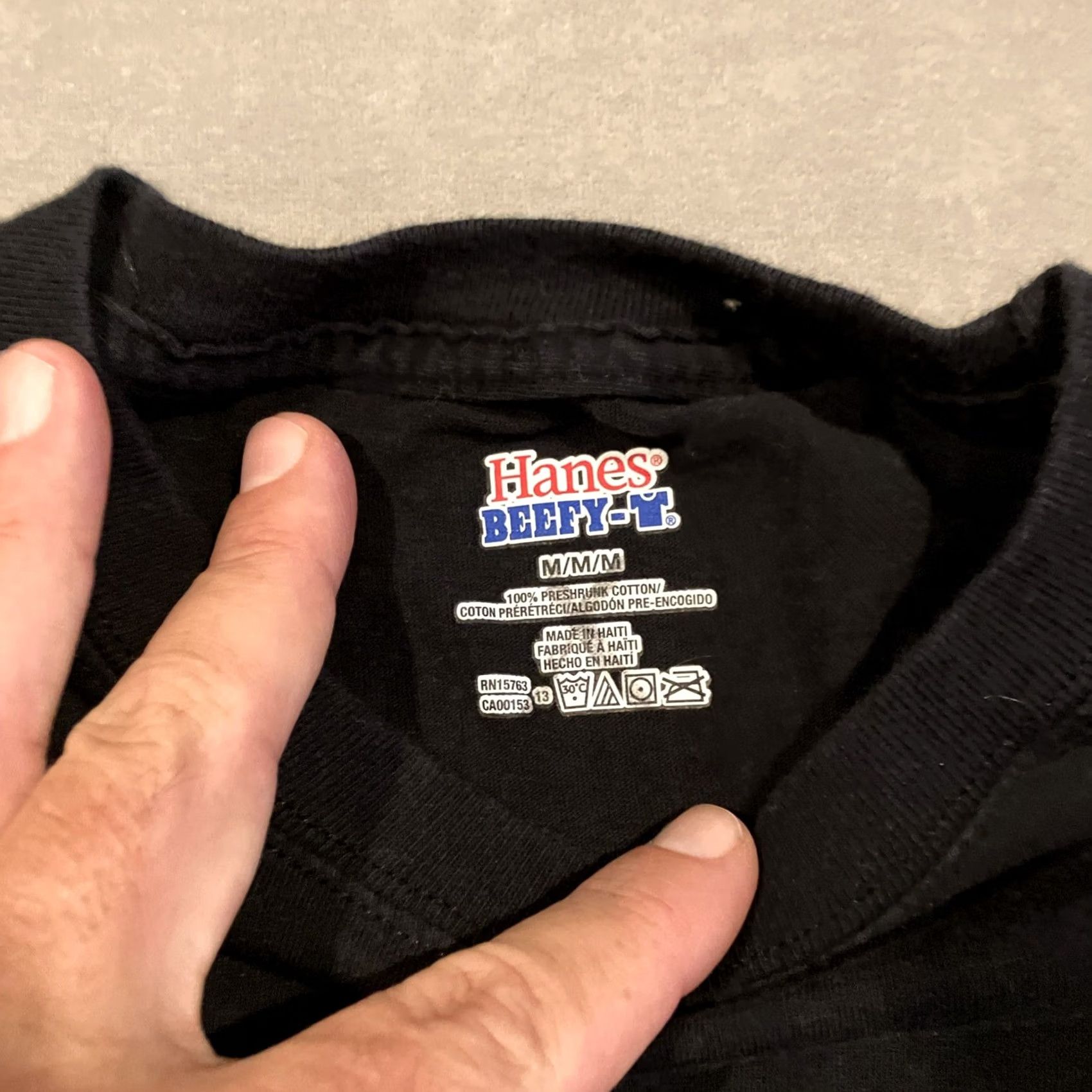 Hanes Hanes T-Shirt Confidencias World Tour 2013 Men Medium Black Cotton Logo Short Sleeve Round Neck Adjustable Double-Sided Vintage No Size US M / EU 48-50 / 2 - 3 Thumbnail