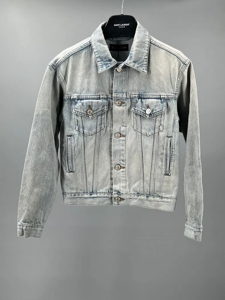 Balenciaga Balenciaga Women's Blue Washed Rhinestone Logo Denim Jacke Size XXS / US 00 / IT 34 - 1 Thumbnail