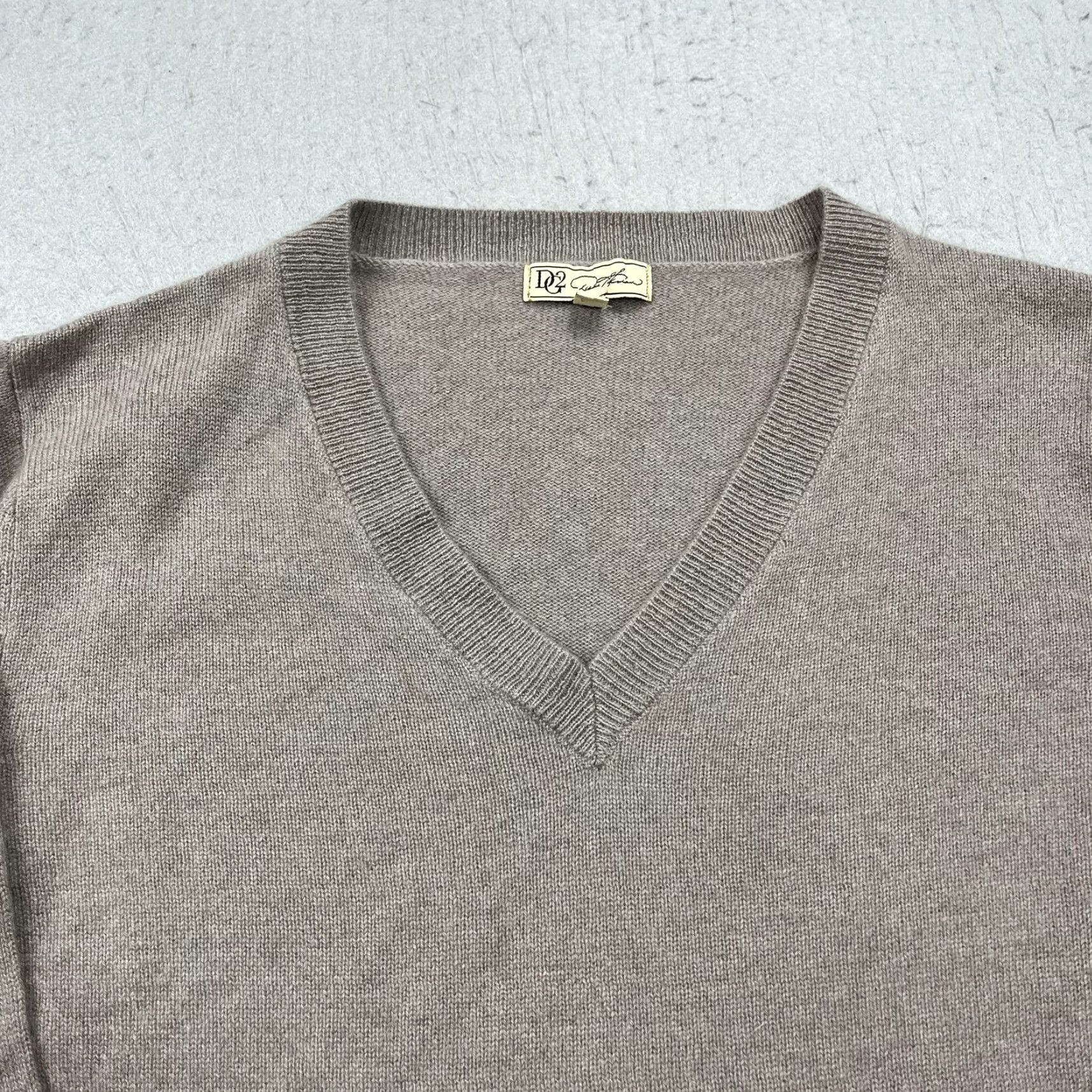 Vintage Diane Gilman DG2 Sweater Womens Large Brown 100% Cashmere V-Neck Long Sleeve Knit Pullover Casual Workwear Size L / US 10 / IT 46 - 2 Thumbnail