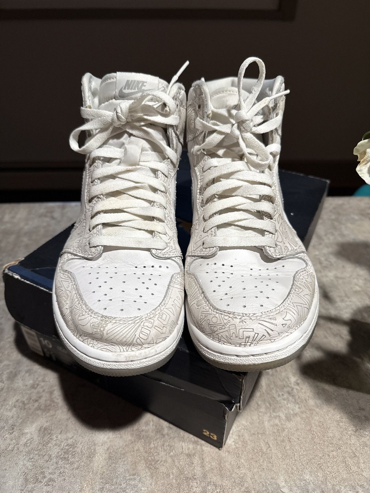 Jordan Brand × Nike Air Jordan 1 Retro High OG ‘Laser’ 705289 100 Size 10 Size US 10 / EU 43 - 2 Thumbnail