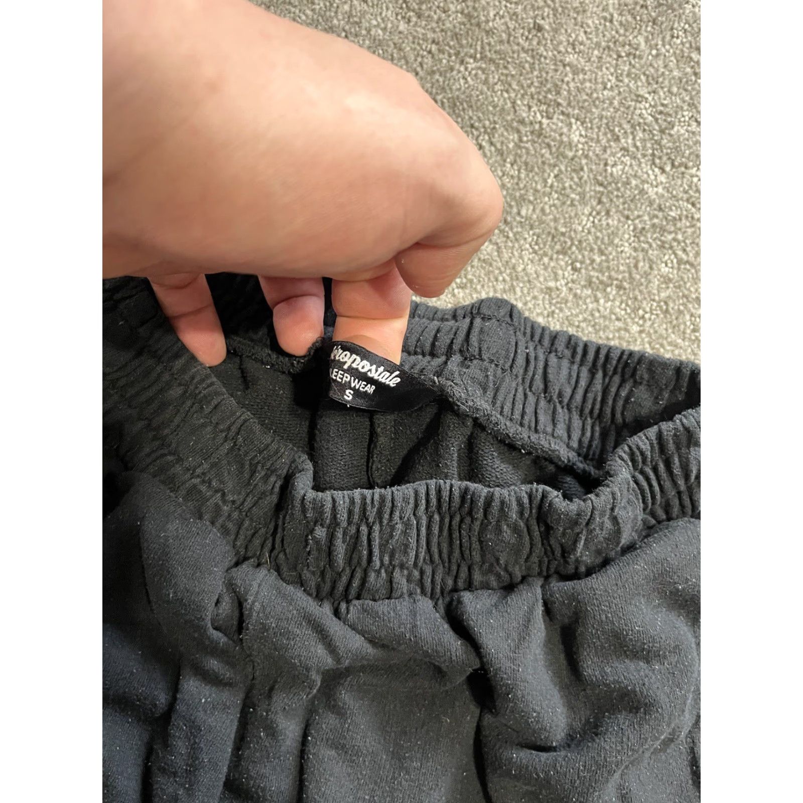Vintage Aéropostale Shorts Mens Small Black Flat Front Cargo Pocket Casual Sleepwear Size US 29 - 2 Thumbnail