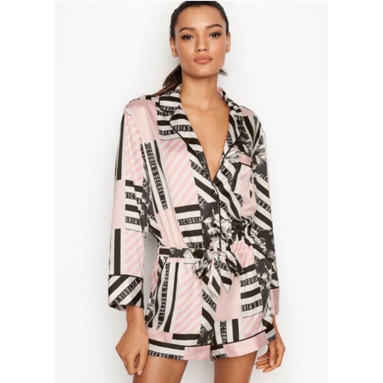 Victoria's Secret Victoria's Secret pink logo Pajama romper Sleep Wear Size M Size 28" / US 6 / IT 42 - 1 Thumbnail