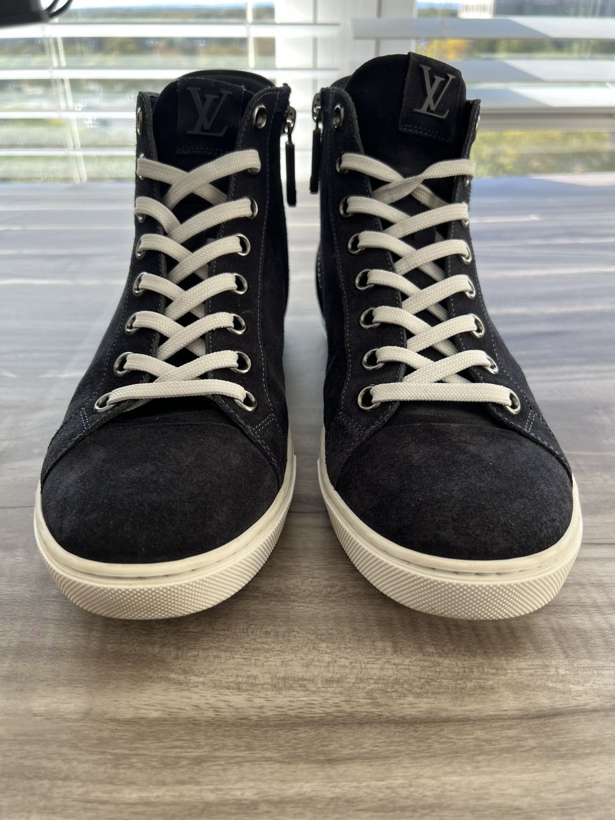 Louis Vuitton Louis Vuitton Peace Sign Monogram High Size 9.5 (UK 7) Men’s Size US 9.5 / EU 42-43 - 6 Thumbnail