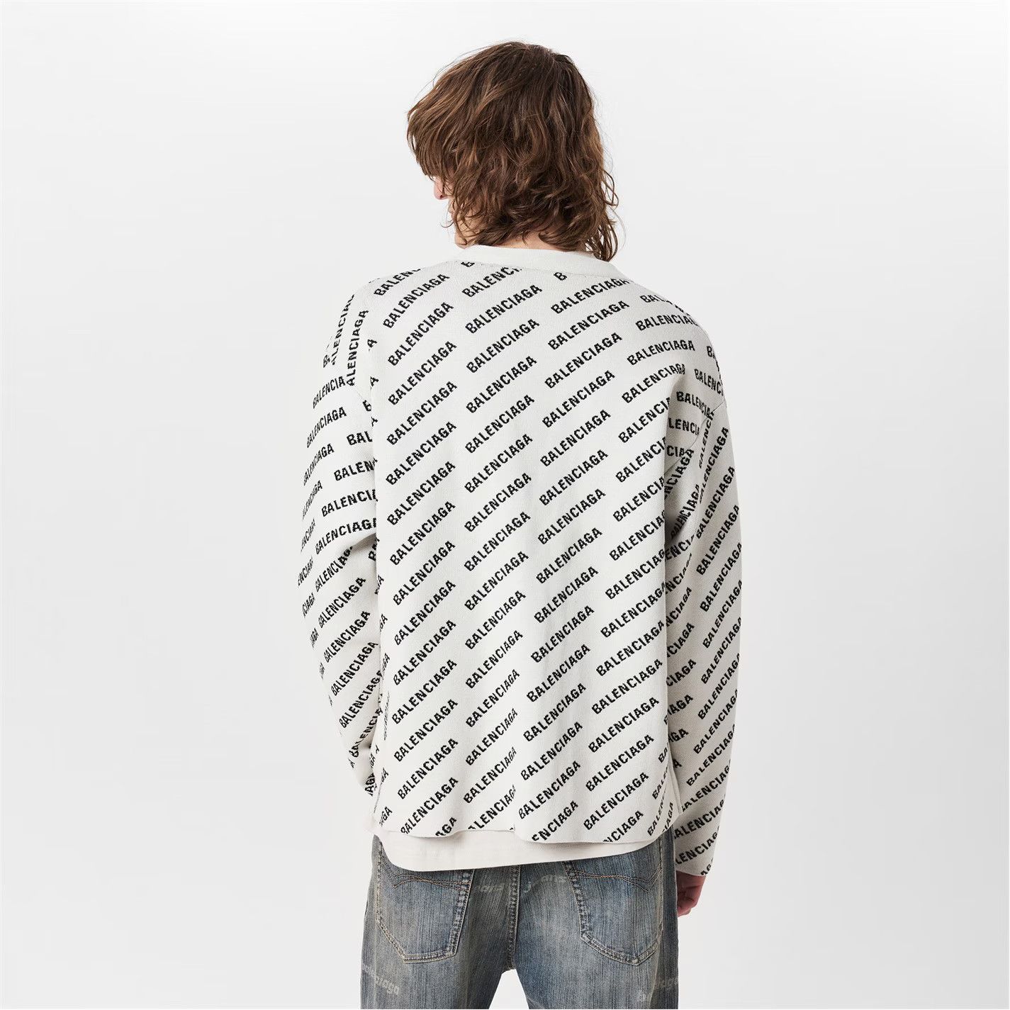 Balenciaga o1g2r1mq0226 Mini Allover Logo Cardigan In White/Black Size US XS / EU 42 / 0 - 4 Thumbnail