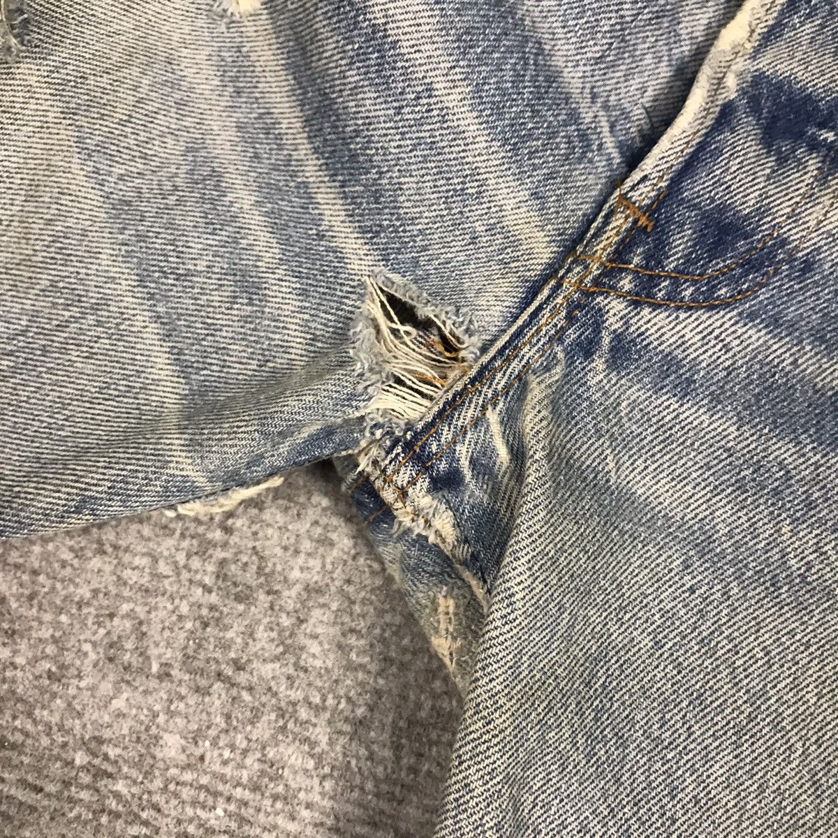 Levi's Vintage Clothing × Vintage Levi’s 501xx distressed denim jeans pants Size US 34 / EU 50 - 8 Thumbnail